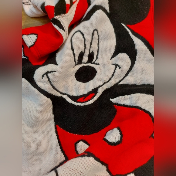 Upcycled sleeveless vest - Picture 7 of 14